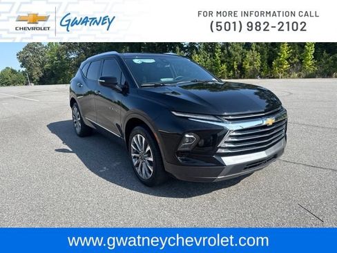 Used 2023 Chevrolet Blazer Premier FWD image 3