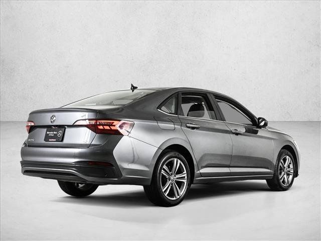 Used 2024 Volkswagen Jetta SE FWD image 5