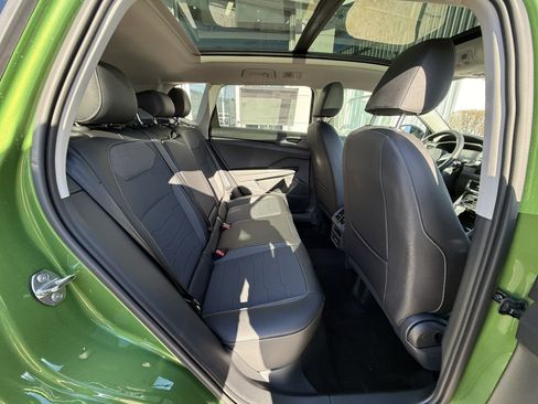 New 2026 Volkswagen Taos SE AWD/4WD image 24