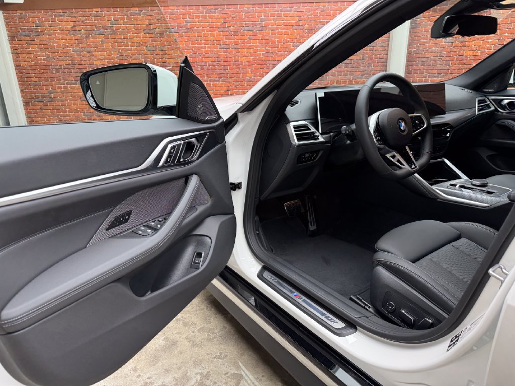 Used 2026 BMW 430i xDrive w/ M Sport Package AWD/4WD image 9