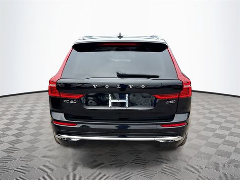 Used 2023 Volvo XC60 B5 Ultimate image 7