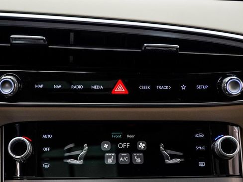 Used 2026 Genesis GV70 2.5T Select AWD/4WD image 25