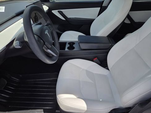 Used 2021 Tesla Model Y Long Range AWD/4WD image 8