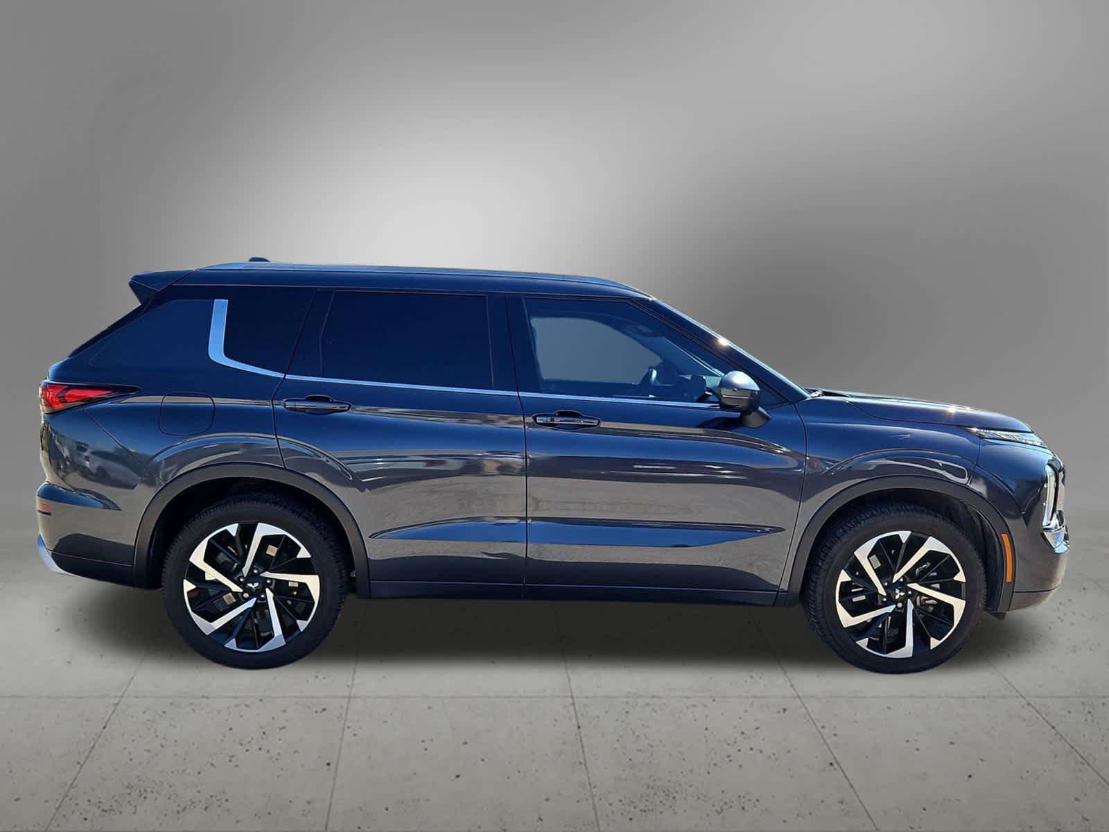 Used 2024 Mitsubishi Outlander SEL FWD image 7