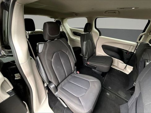 Used 2023 Chrysler Voyager LX FWD image 23
