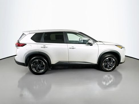 Used 2024 Nissan Rogue SV FWD image 7