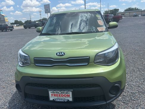 Used 2017 Kia Soul FWD image 1