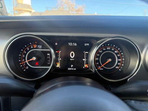 Used 2021 Jeep Gladiator Mojave AWD/4WD image 6