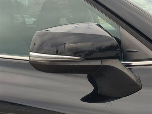 Certified 2021 Toyota Highlander L image 12