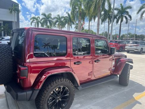 Used 2021 Jeep Wrangler Unlimited Sahara w/ Cold Weather Group AWD/4WD image 12
