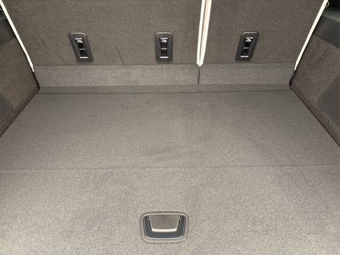 New 2025 Cadillac Escalade ESV Sport Platinum image 11