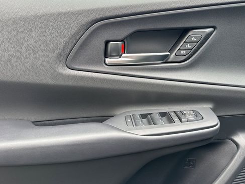 New 2026 Toyota Prius Plug-In Hybrid FWD image 13