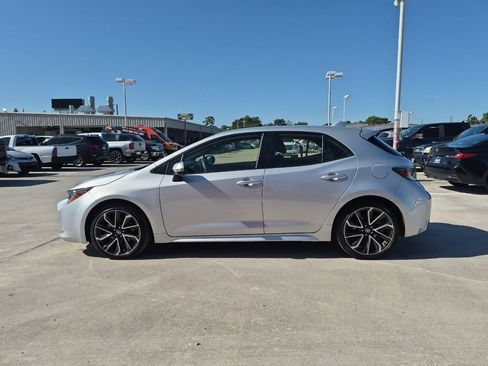 Used 2021 Toyota Corolla XSE FWD image 3