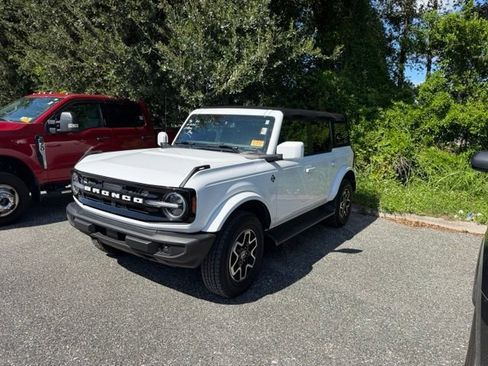 Used 2025 Ford Bronco Outer Banks AWD/4WD image 6