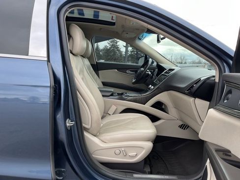 Used 2019 Lincoln Nautilus Reserve image 28