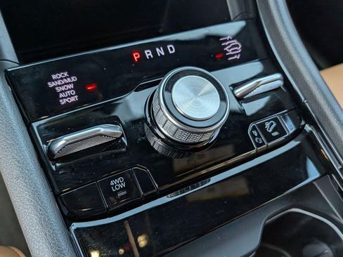 Used 2025 Jeep Grand Cherokee Summit AWD/4WD image 19