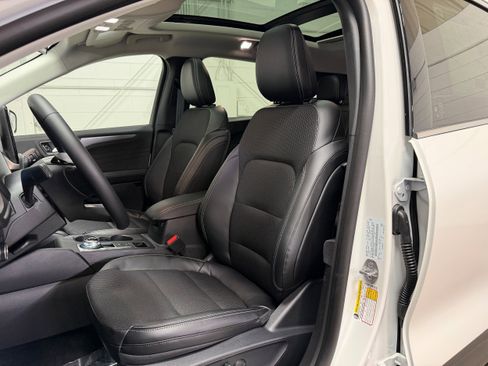 New 2026 Ford Escape SE FWD image 8