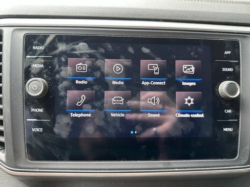 Used 2021 Volkswagen Atlas SE w/ Towing Package FWD image 16