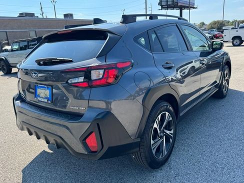 Used 2024 Subaru Crosstrek 2.0i Premium AWD/4WD image 3