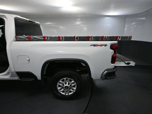 Used 2023 Chevrolet Silverado 2500 LT AWD/4WD image 41