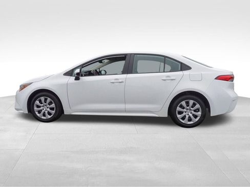 Used 2024 Toyota Corolla LE image 7