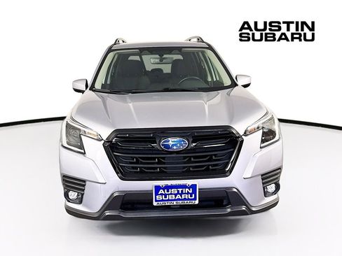 Used 2024 Subaru Forester Premium AWD/4WD image 2