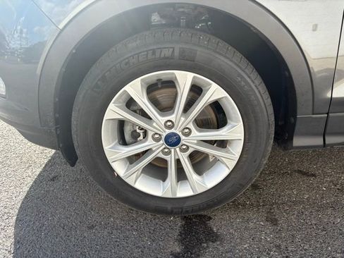 Used 2019 Ford Escape SE image 9