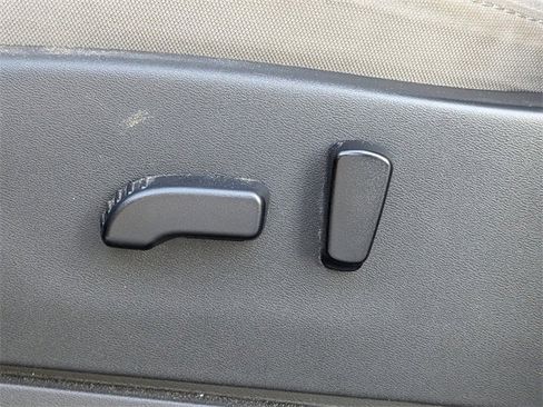 Used 2022 Nissan Frontier SV image 18