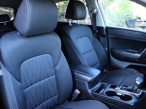 Used 2022 Kia Sportage LX FWD image 18