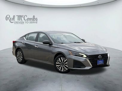 Used 2025 Nissan Altima 2.5 SV