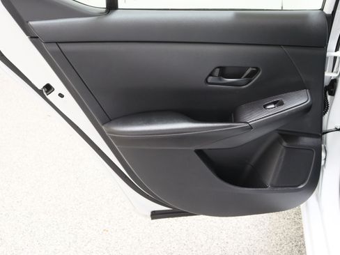 Used 2024 Nissan Sentra SV FWD image 25
