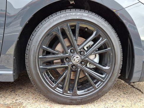 Used 2025 Toyota Camry SE w/ Convenience Package image 8