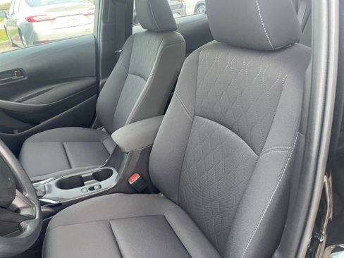 Used 2025 Toyota Corolla LE image 36