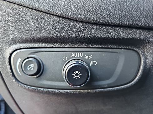 Certified 2024 Chevrolet Equinox LT image 25