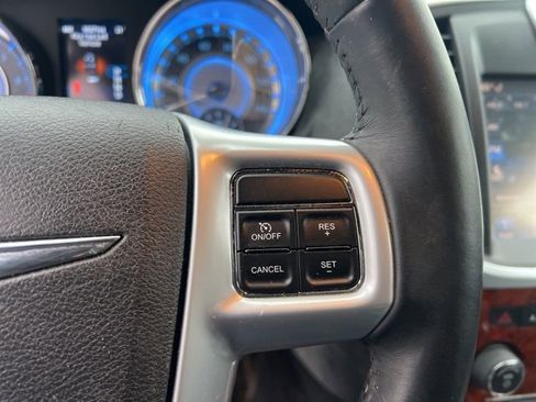 Used 2014 Chrysler 300 AWD w/ Driver Convenience Group image 25