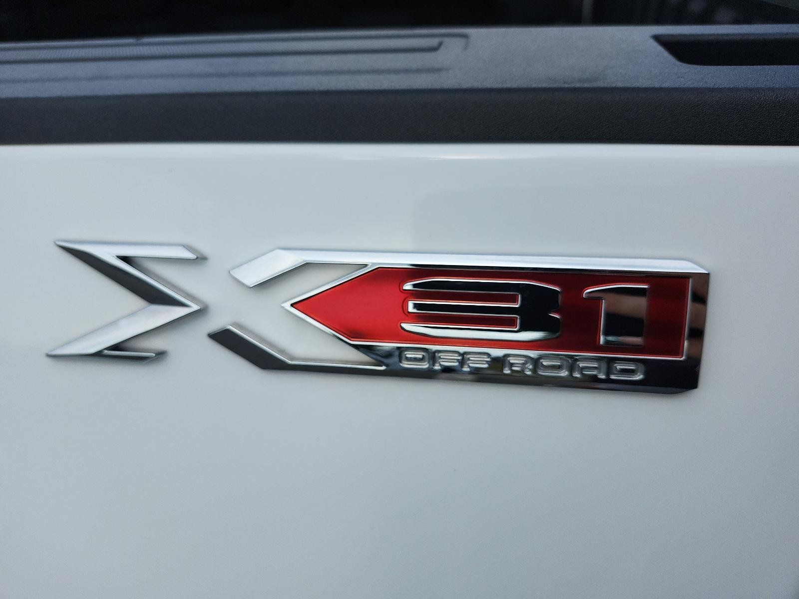 Used 2024 GMC Sierra 2500 SLT w/ SLT Premium Package AWD/4WD image 4