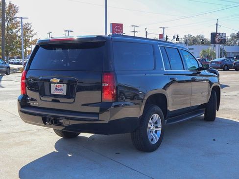 Used 2018 Chevrolet Suburban LT image 20