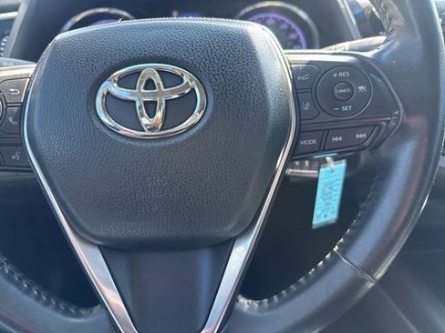 Used 2018 Toyota Camry SE FWD image 23