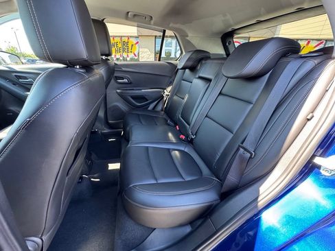 Used 2017 Chevrolet Trax Premier w/ Driver Confidence II Package AWD/4WD image 11