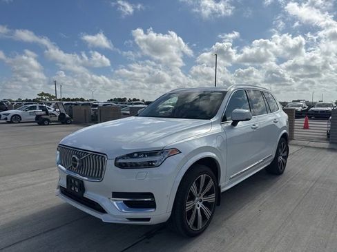 Used 2024 Volvo XC90 T8 Ultimate w/ Protection Package Premier AWD/4WD image 7