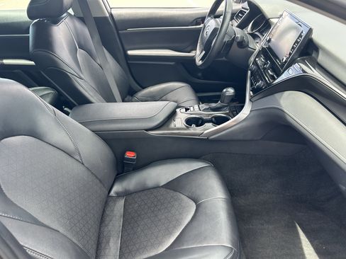 Used 2024 Toyota Camry XSE FWD image 11