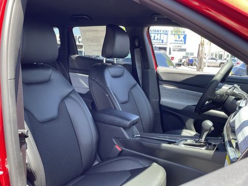 New 2025 Jeep Compass Latitude image 19