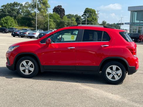Used 2020 Chevrolet Trax LT w/ LT Convenience Package FWD image 15