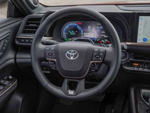 Used 2025 Toyota Crown Signia image 26