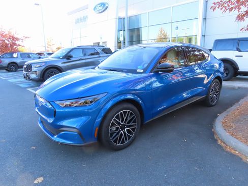 New 2025 Ford Mustang Mach-E Premium image 3