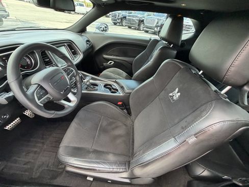 Used 2016 Dodge Challenger R/T Scat Pack RWD image 17