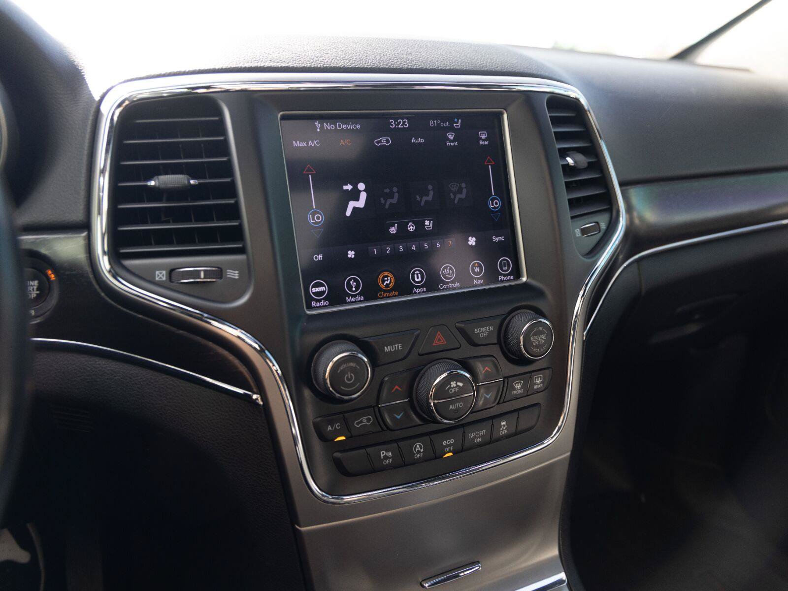 Used 2018 Jeep Grand Cherokee Limited w/ Luxury Group II AWD/4WD image 29