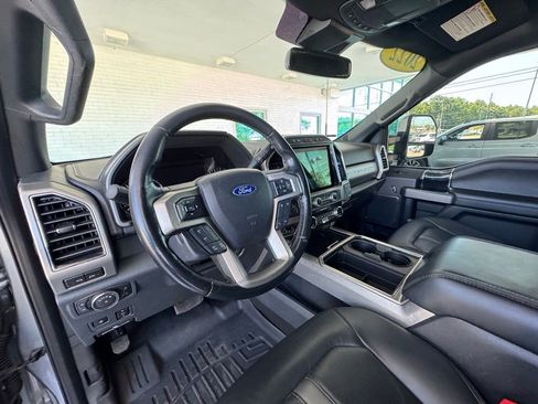 Used 2022 Ford F250 Platinum w/ FX4 Off-Road Package AWD/4WD image 14