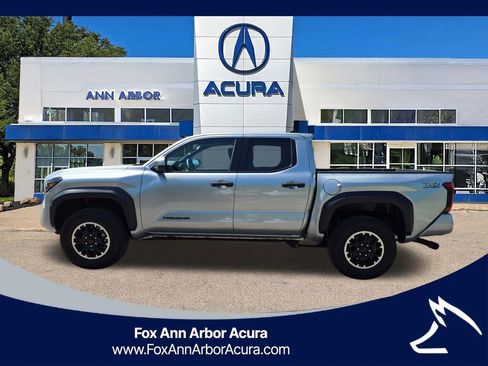Used 2025 Toyota Tacoma TRD Off-Road AWD/4WD image 2