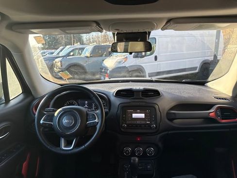 Used 2017 Jeep Renegade Trailhawk image 12